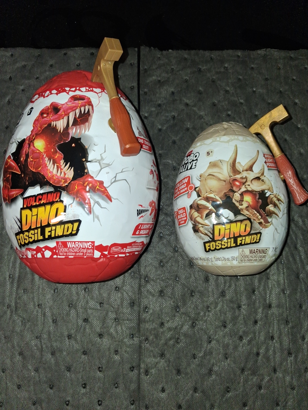 Volcano & Classic Dino Fossil Find Surprise Eggs – Red & Tan